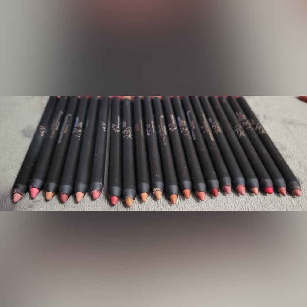 Kylie Cosmetics/KKW Beauty Lip Liner Collection (50!!) - Picture 6 of 8